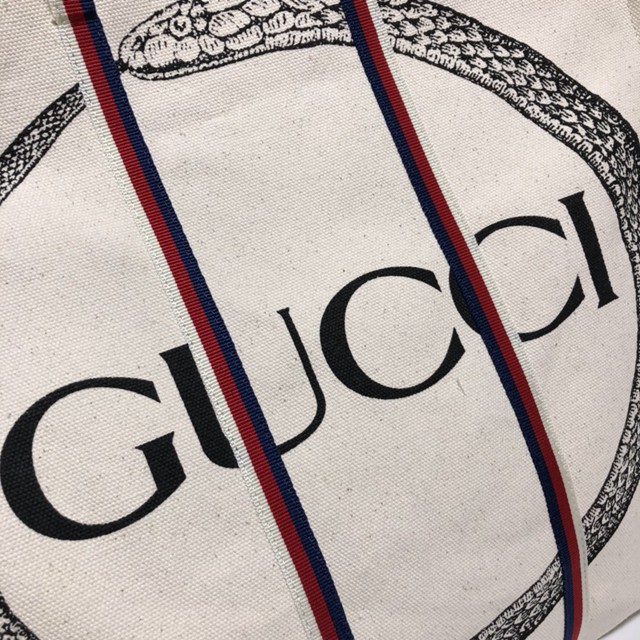 Gucci包包 484690 蛇 古馳新系列胚帆布 超級購物袋 休閒百搭款古奇手袋  gqy1036